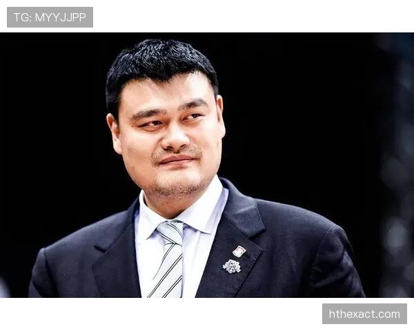 姚明退役后这身材管理也太狠了,真就吃饭只吃一口? 姚明退役后这身材管理也太狠了,真就吃饭只吃一口?